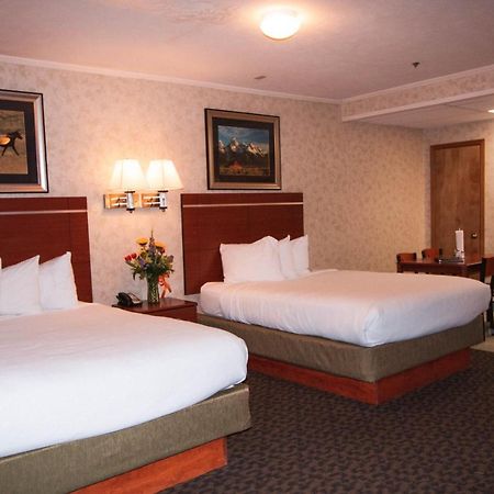 Brandin' Iron Inn West Yellowstone Ngoại thất bức ảnh