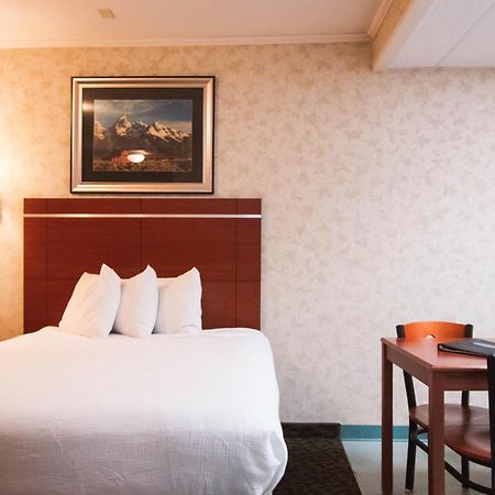 Brandin' Iron Inn West Yellowstone Ngoại thất bức ảnh