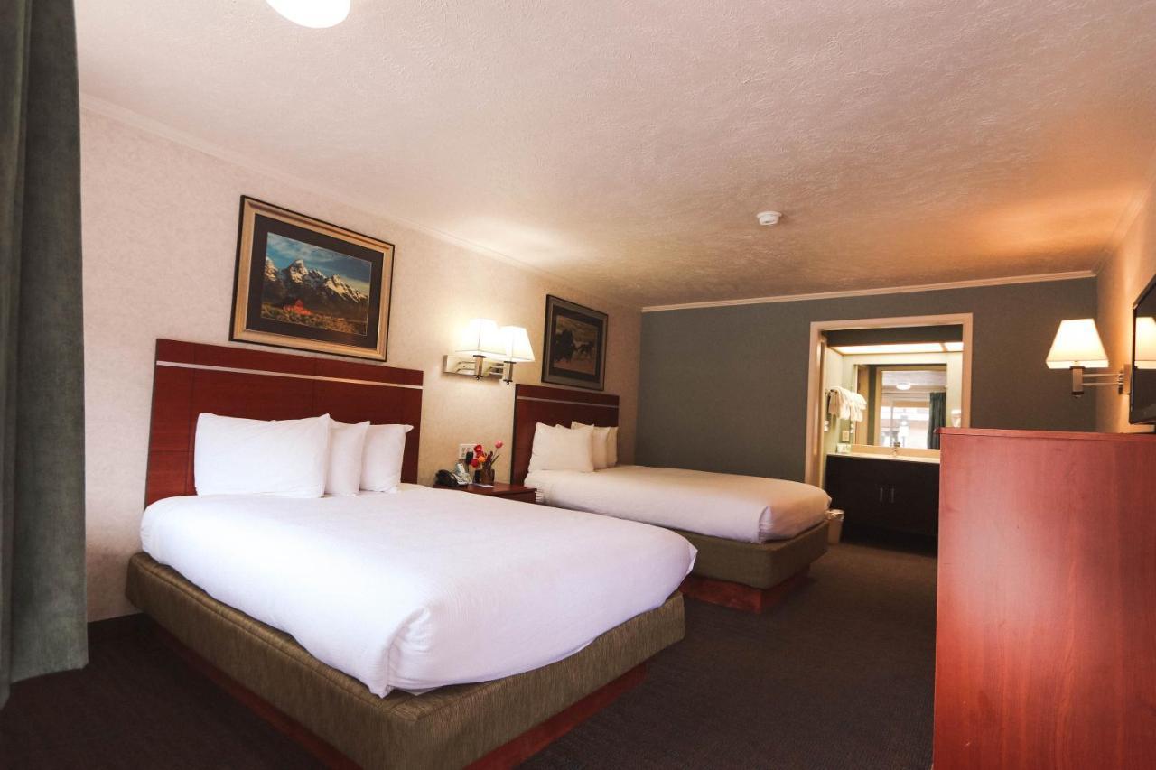 Brandin' Iron Inn West Yellowstone Ngoại thất bức ảnh