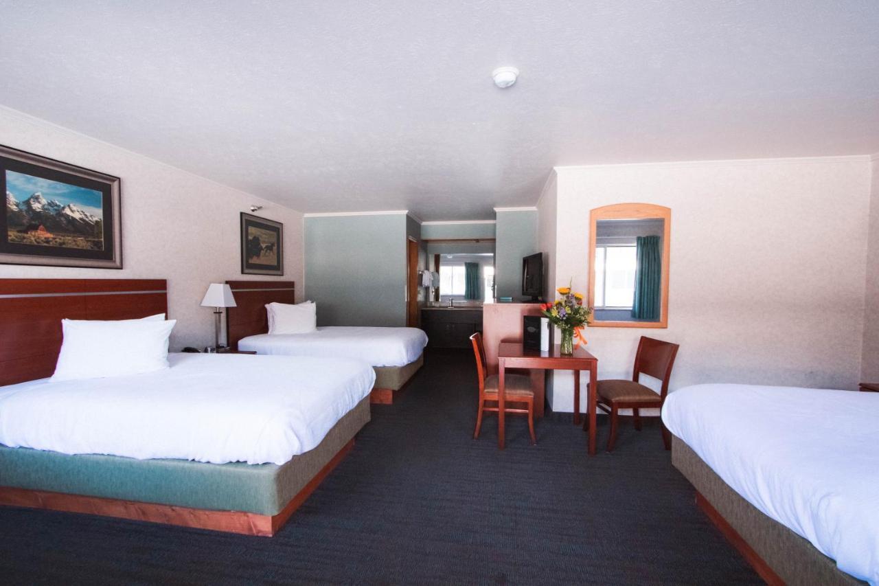 Brandin' Iron Inn West Yellowstone Ngoại thất bức ảnh