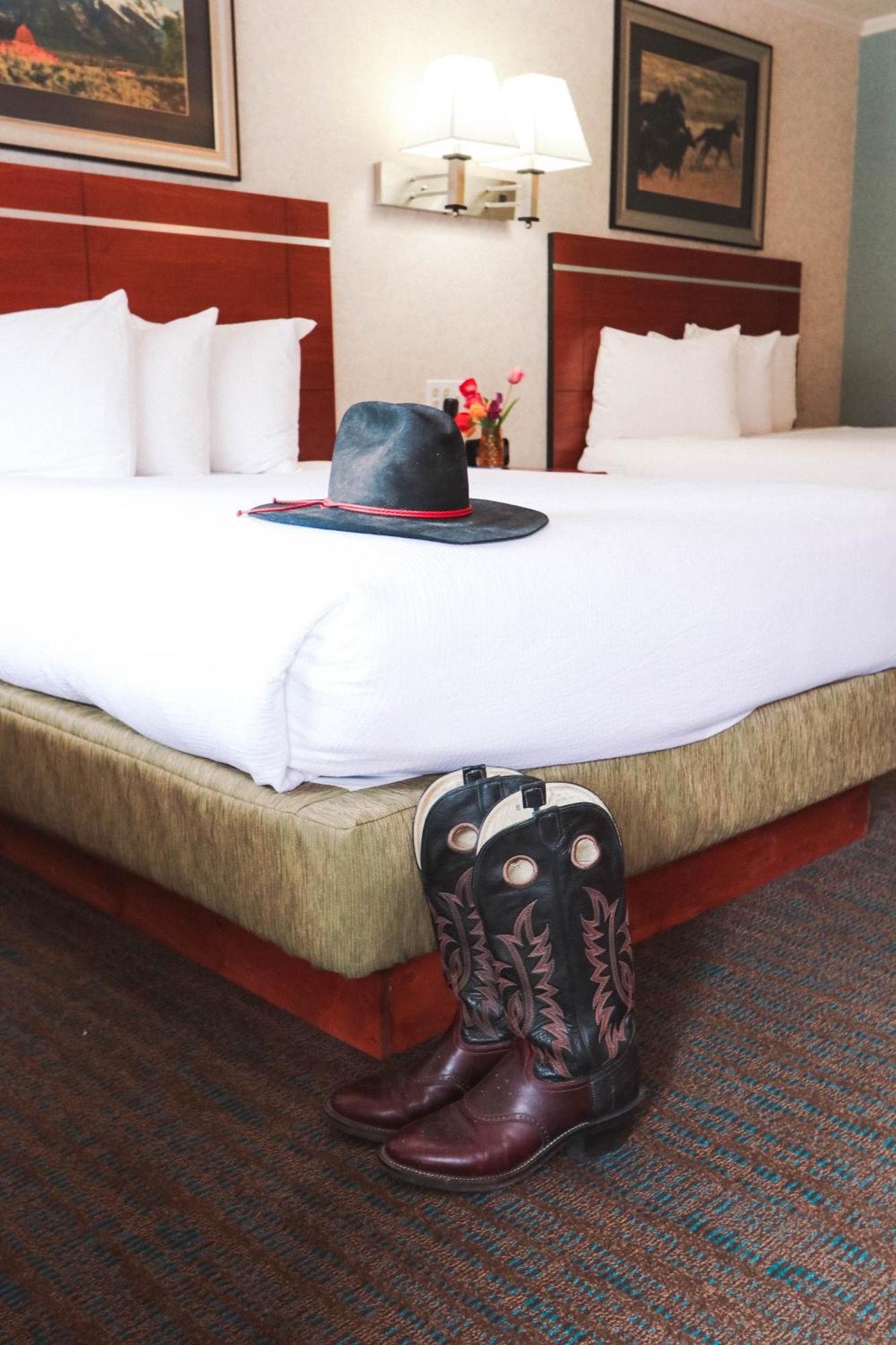 Brandin' Iron Inn West Yellowstone Ngoại thất bức ảnh