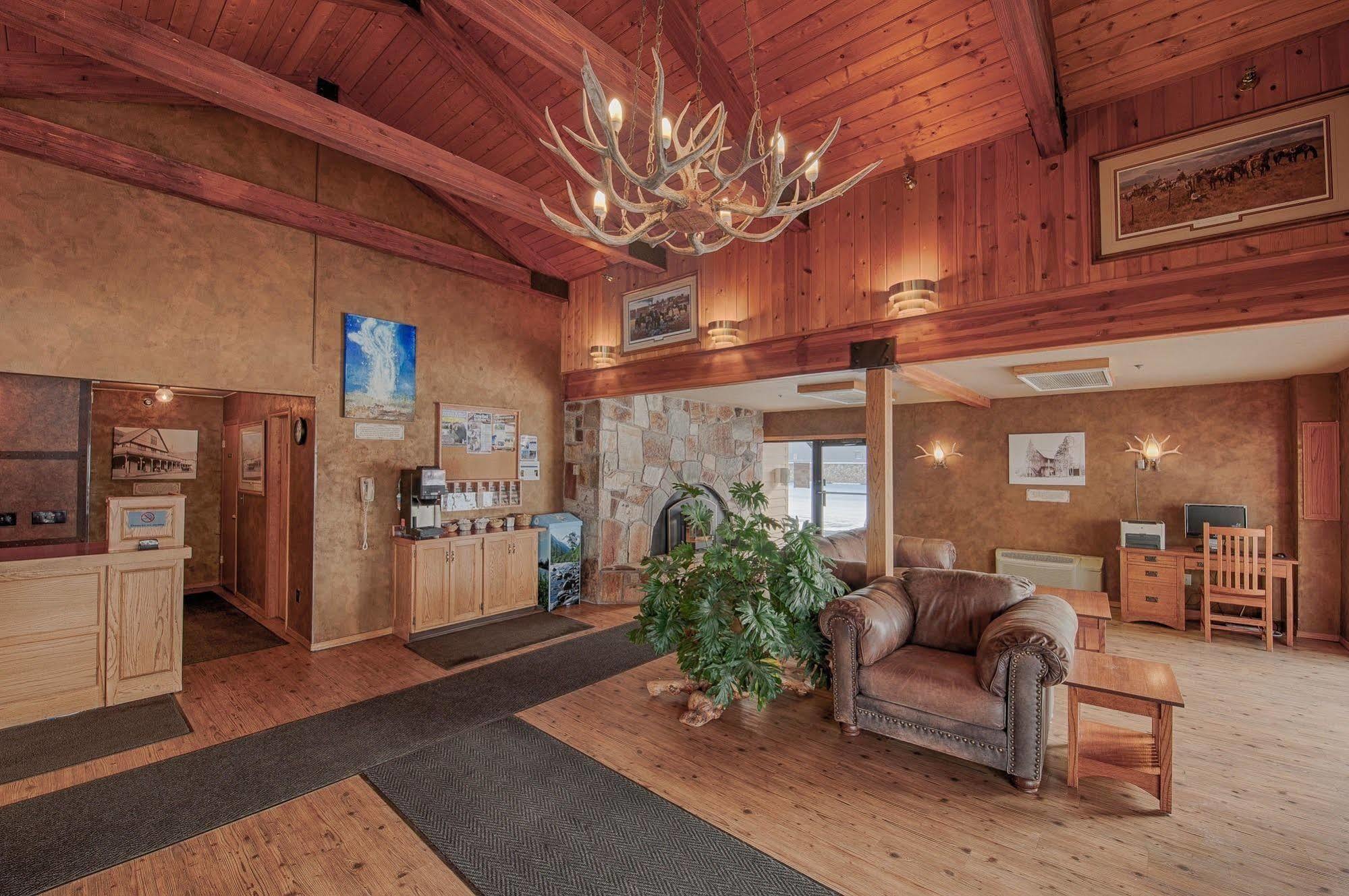 Brandin' Iron Inn West Yellowstone Ngoại thất bức ảnh